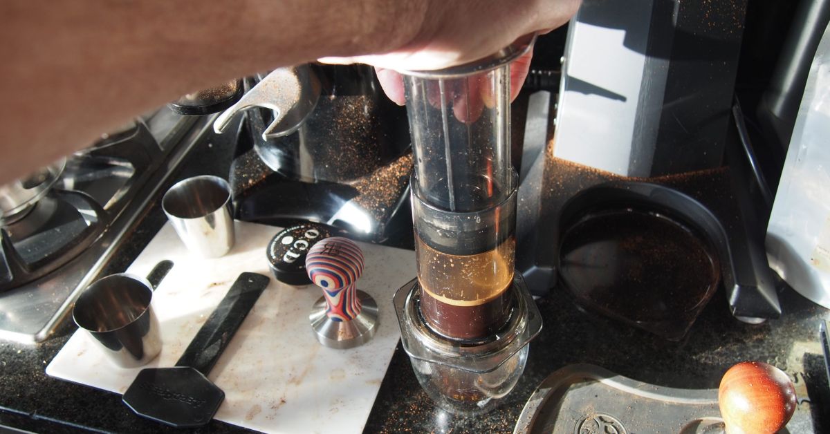 Brewing an Aeropress coffee